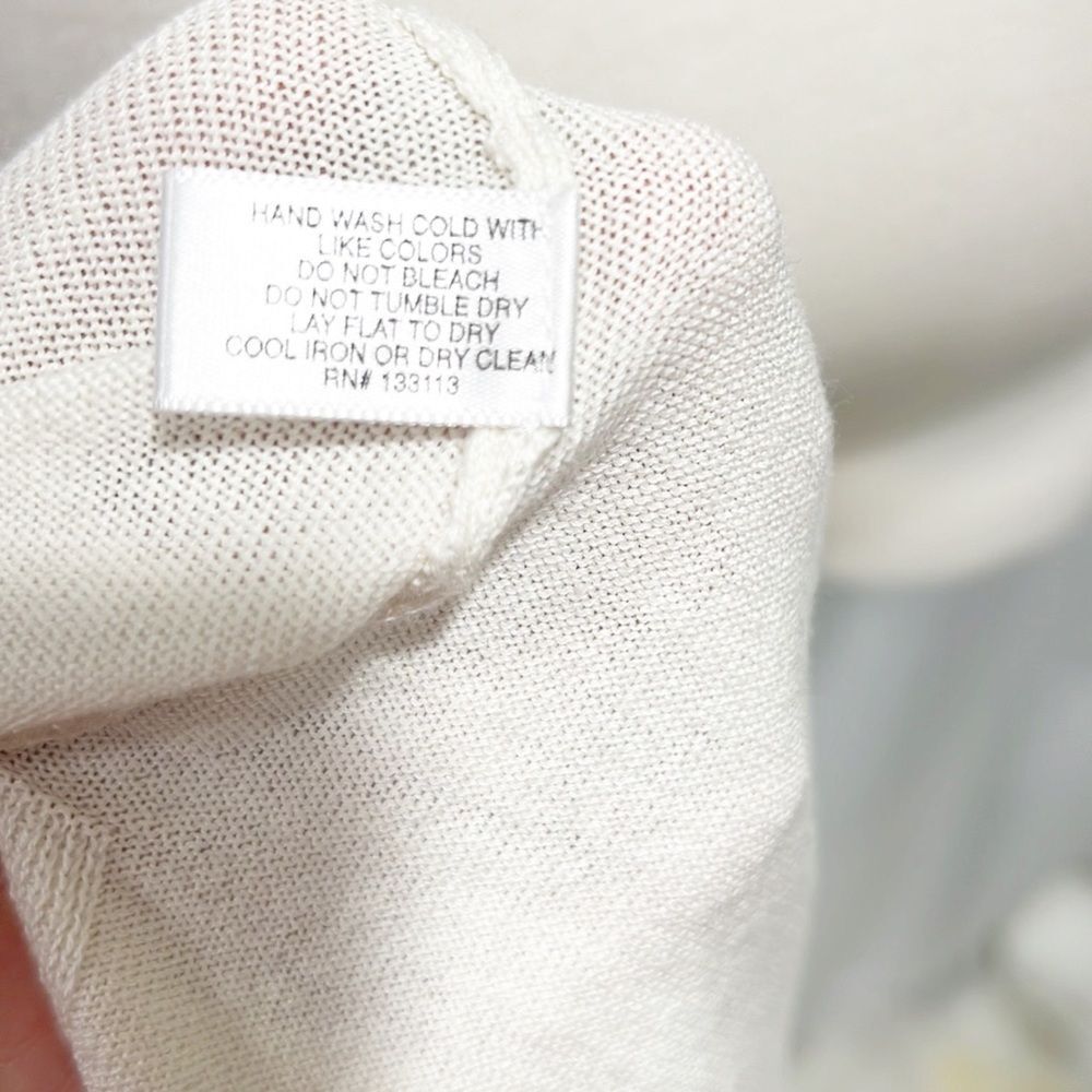 Lisa Todd Cream and Black Color Blocked Sleeveless Sweater Medium - Picture 8 of 9